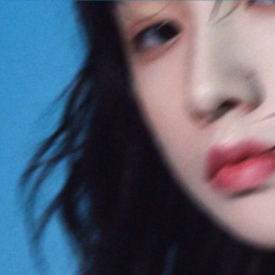 女人你一身傲骨怎可服输，女人你天生丽质何必怕