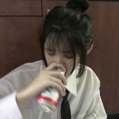 我没有哭的很伤心，只是眼角留了一道泪痕