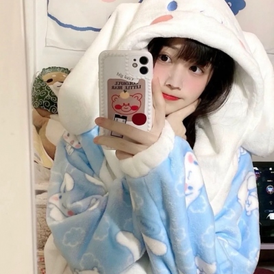 用我三生花落,换你一世伴舞。 用我三生回眸,换你一世婵娟